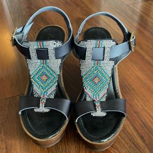 Colorful black wedges